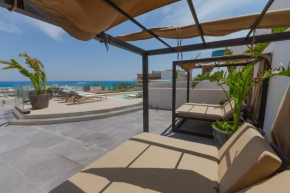 The Boat, Relax and Party, 2 blocks from the sea and 5th Ave 200 MB